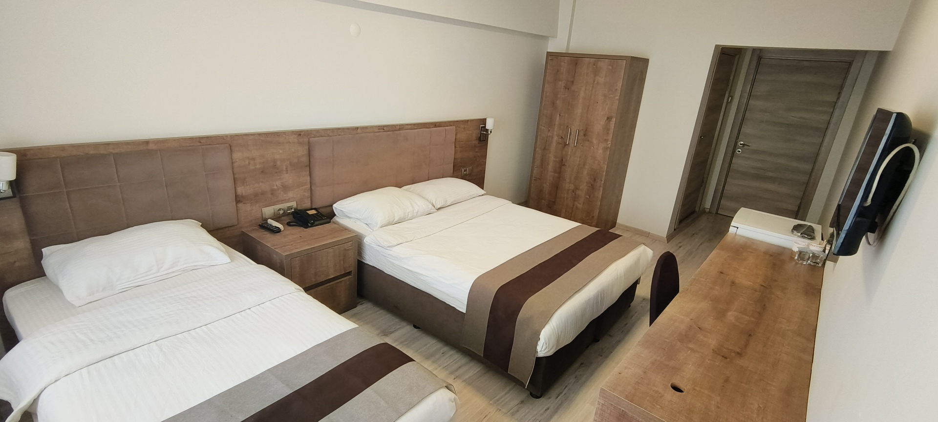 Otel lobisi ve karşılama alanı